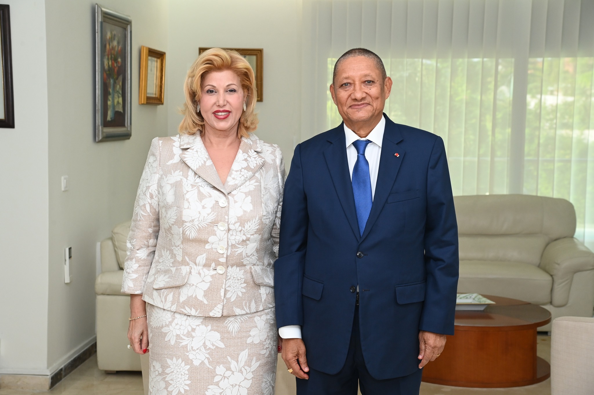 Rencontre entre la Première Dame et Monsieur le maire.