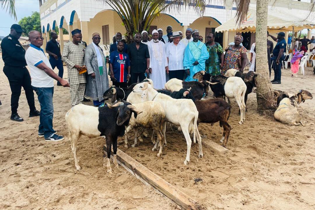 Don de moutons pour la fête de l’Aid el-Kébir